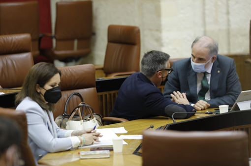 Escaño vacío de Alejandro Hernández en el pleno del miércoles 12 de mayo