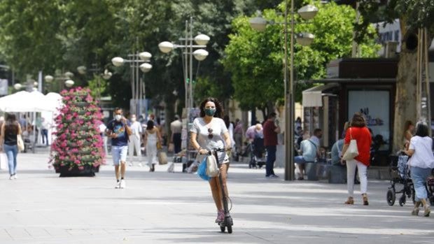Patinete eléctrico | Usuarios vs vecinos en Córdoba: «Nos mandan al matadero por la carretera»