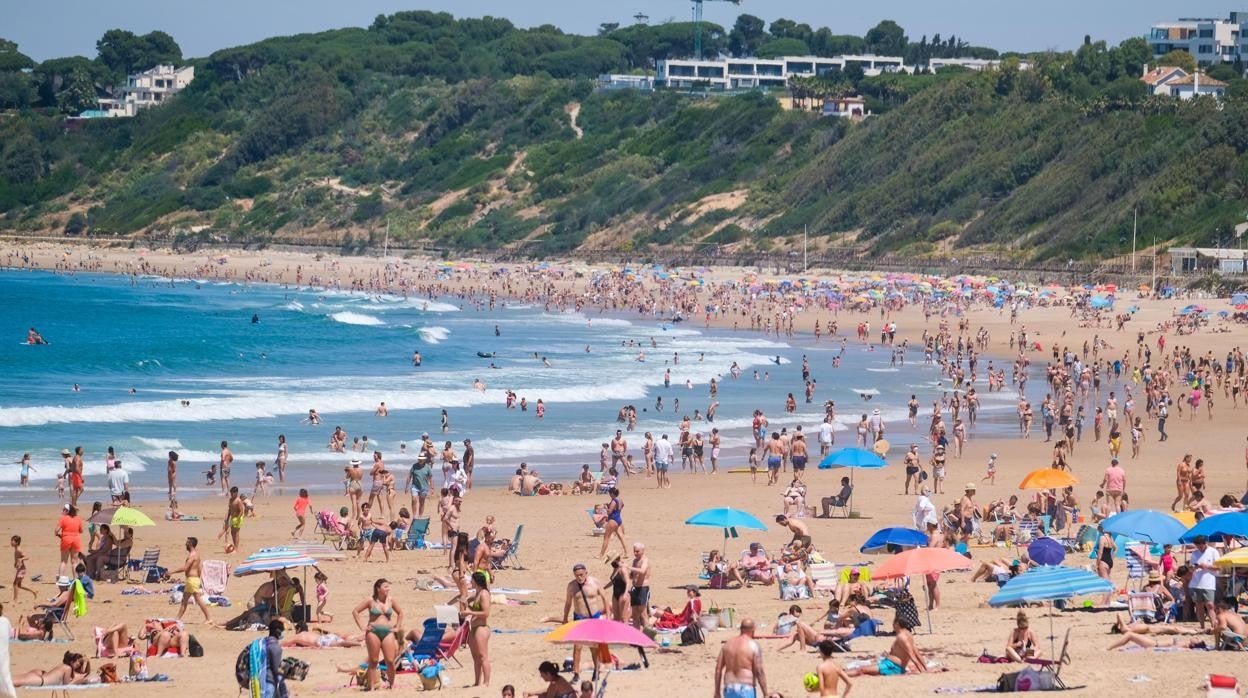 Aspecto que presentaba este pasado mes de mayo la playa de El Puerto de Santa María cuando ya se levantó la prohibición de movilidad entre provincias