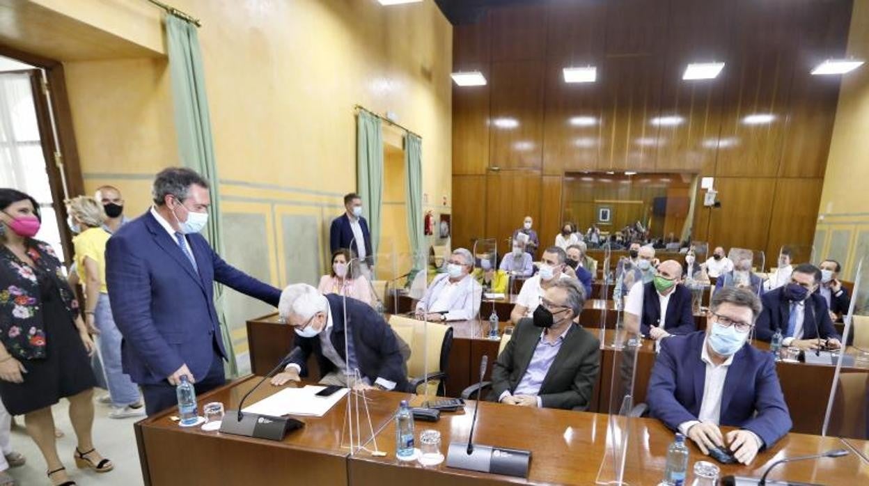 Juan Espadas en la reunión del grupo socialista este miércoles en el Parlamento de Andalucía
