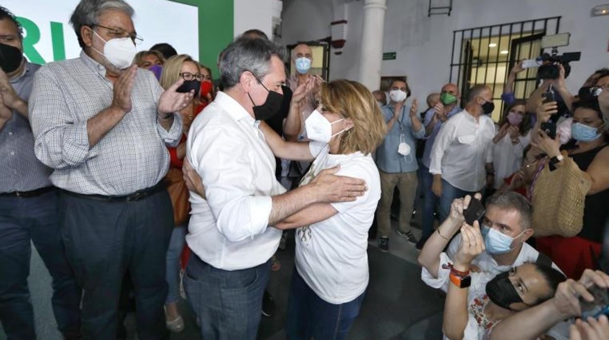 Juan Espadas y Susana Díaz en la sede del PSOE en la noche del 13 de junio cuando se celebraron las primarias