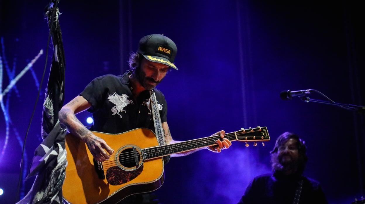 Leiva sobre el escenario de Marenostrum Fuengirola