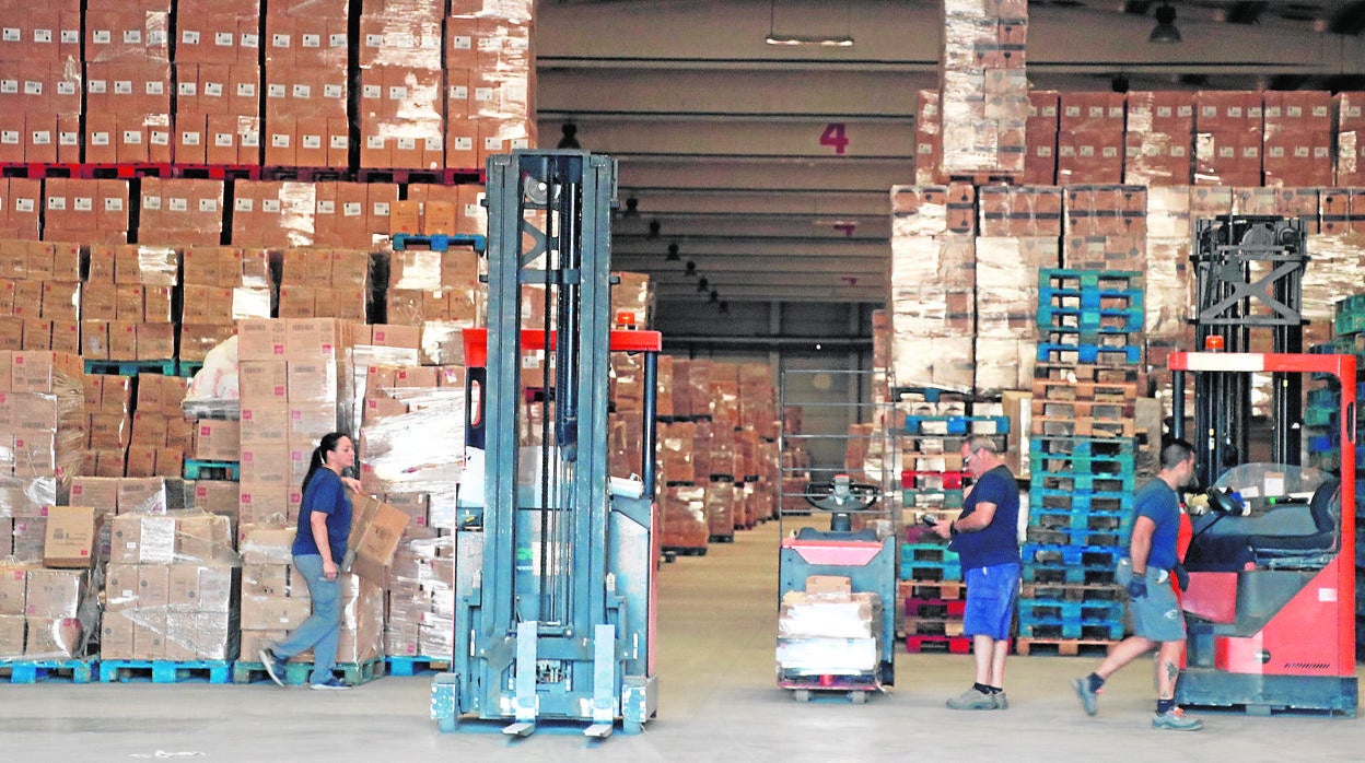 Actividad en una empresa de logística de Lucena