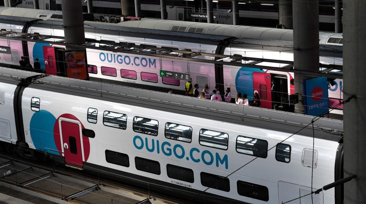 Vagones de dos pisos de trenes Ouigo en la presentación que hicieron en la estación de Atocha de Madrid