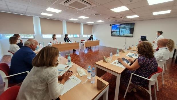 El consejero de Salud anuncia que el hospital de Palma del Río abrirá en la primera mitad del 2022