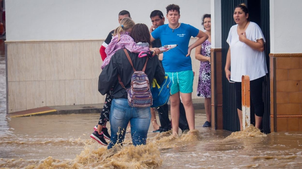 Elías Bendodo, este viernes en el puesto de mando avanzado