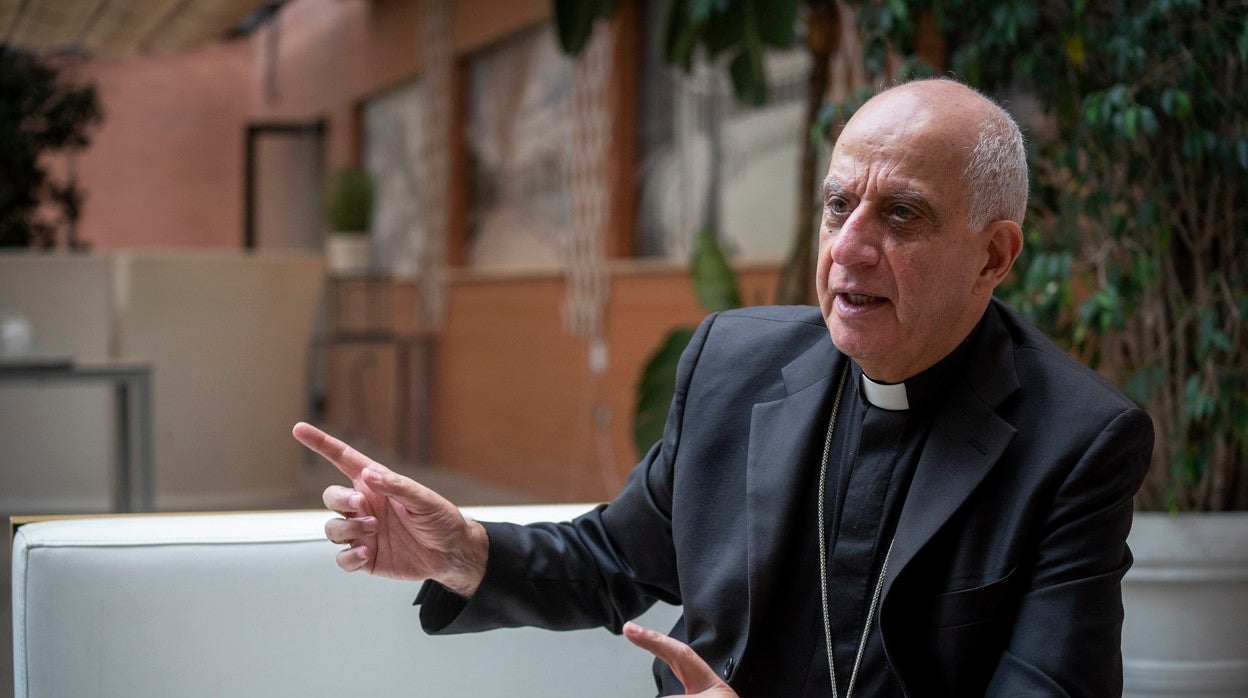 Monseñor Rino Fisichella, durante la entrevista para ABC en el hotel NH de Málaga