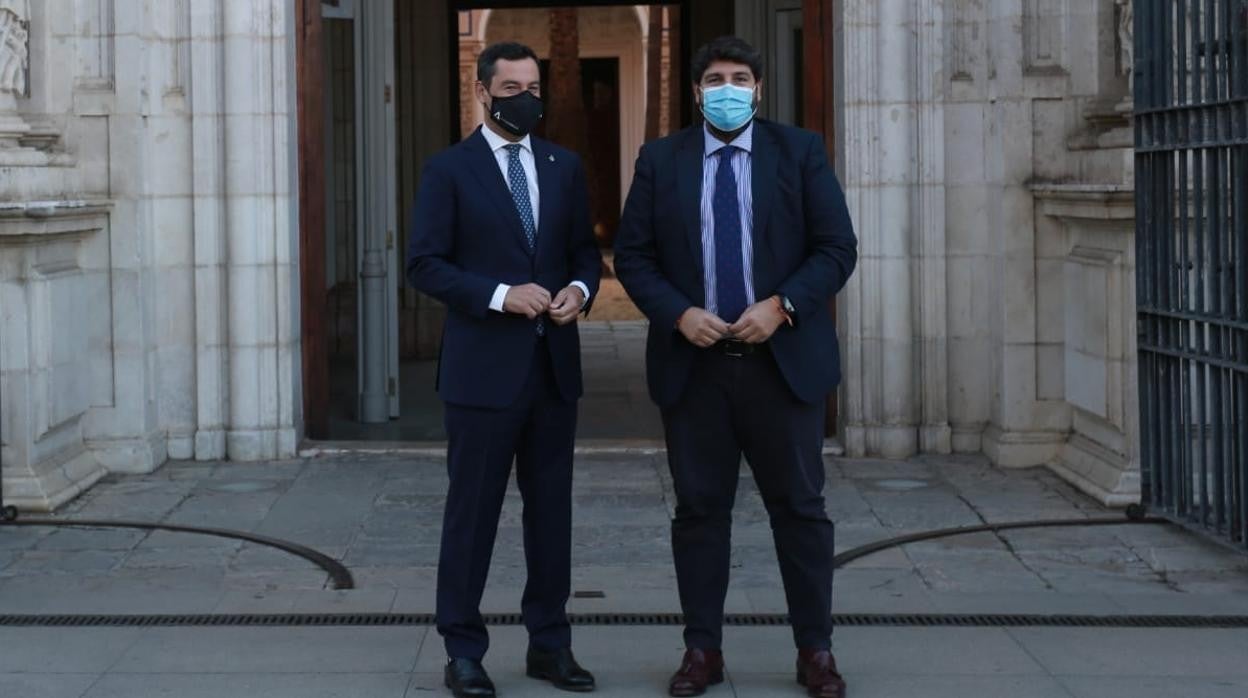 Los presidentes de Andalucía y Murcia, Juanma Moreno y Fernando López Miras, hoy en Sevilla
