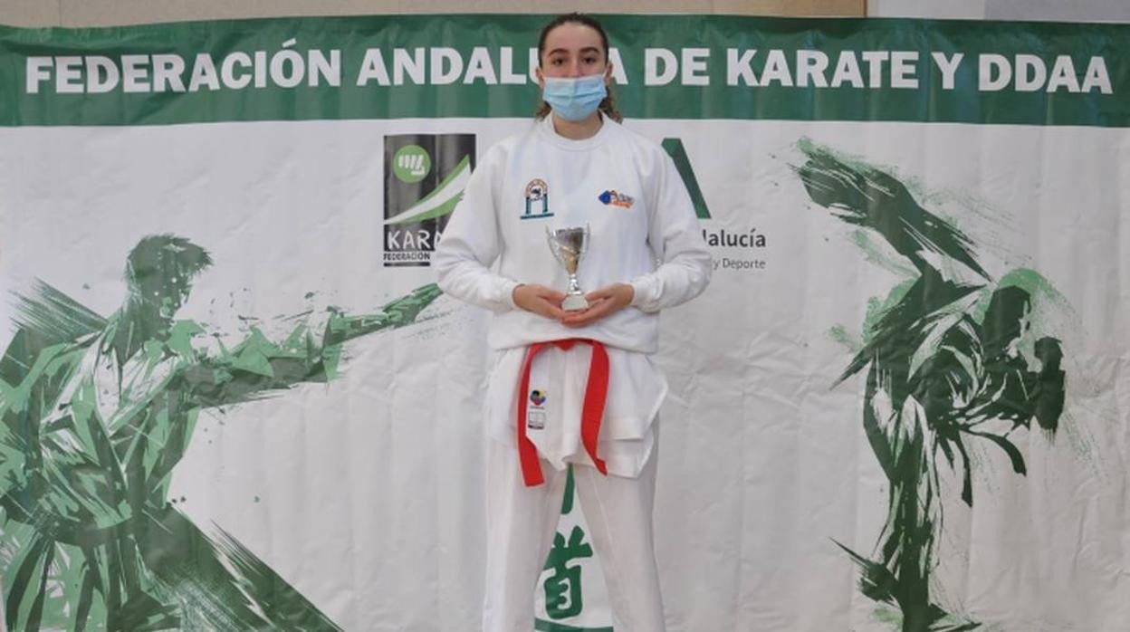 La palmeña Claudia Blanco es campeona de Andalucía de Kumite cadete +54 kilos