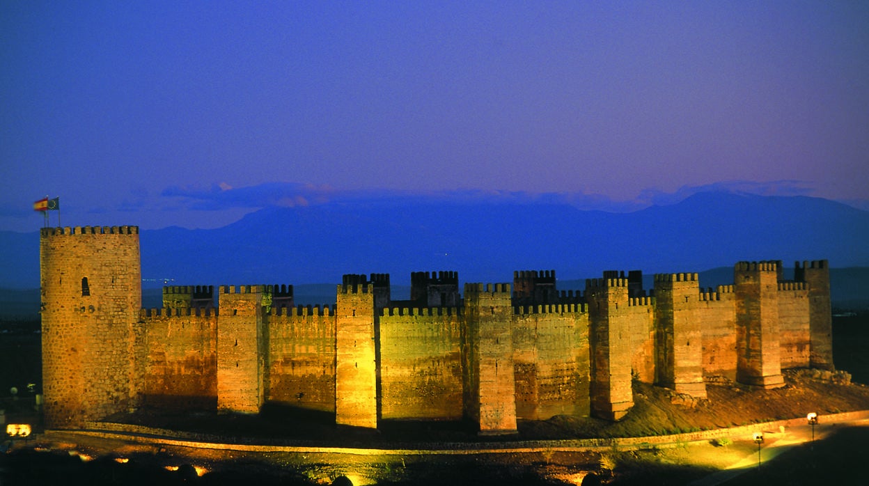 El Castillo de Burgalimar, que se alza en Baños de la Encina, forma parte de la ruta