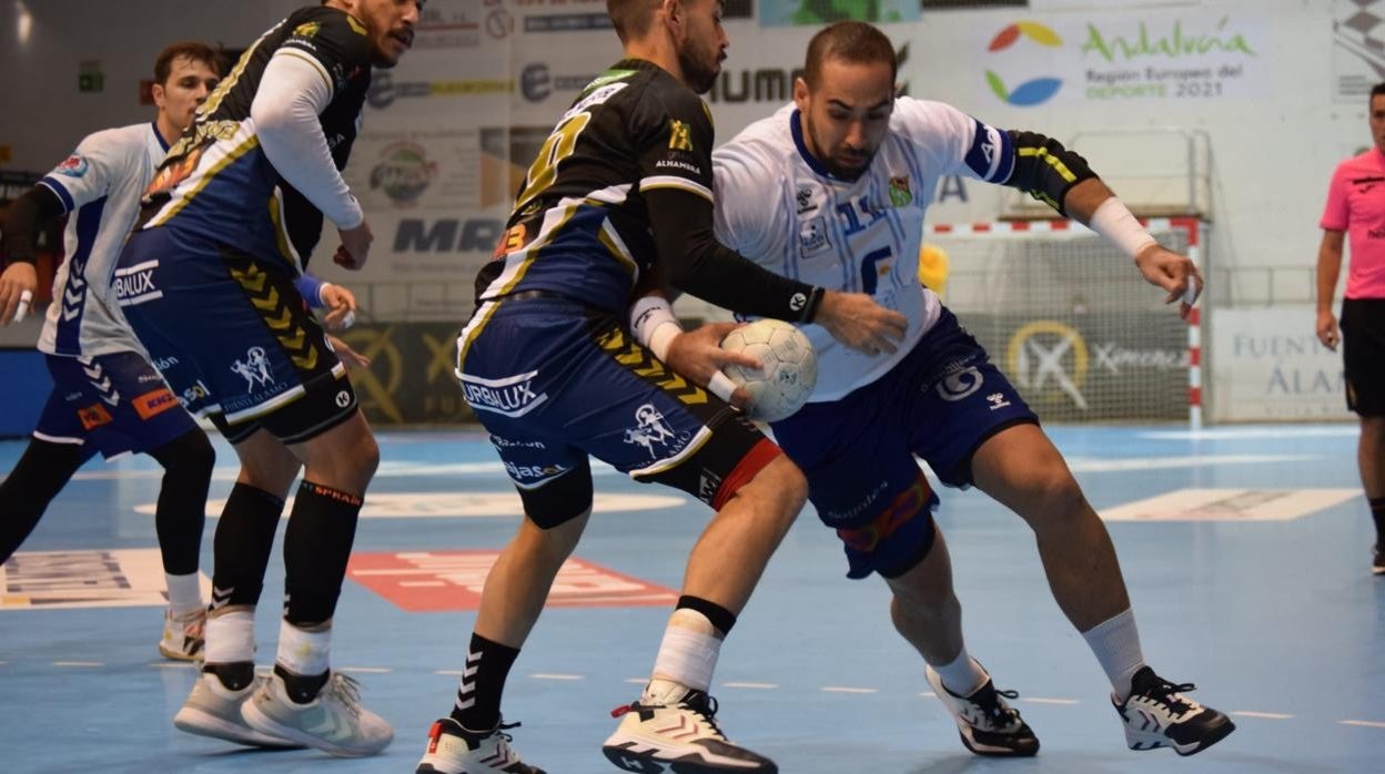 Cuenca y Joao Pedro intenta frenar a Salinas, del Granollers