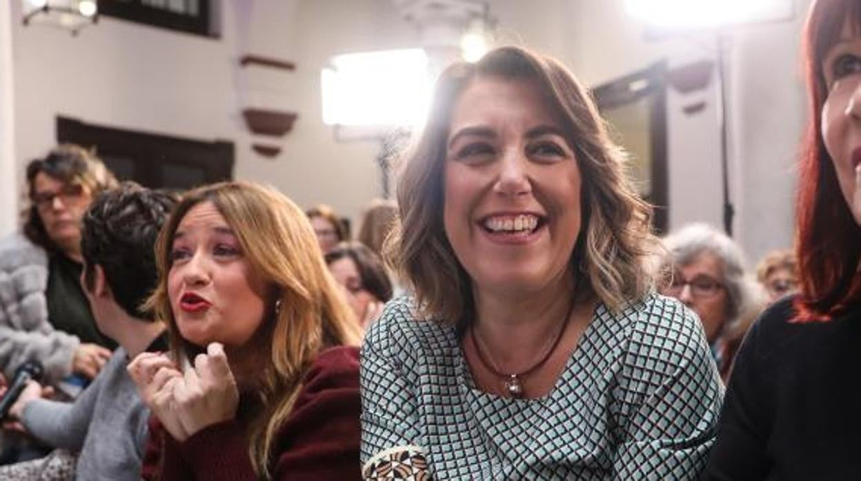 Verónica Pérez y Susana Díaz en un acto celebrado en la sede regional del PSOE en San Vicente