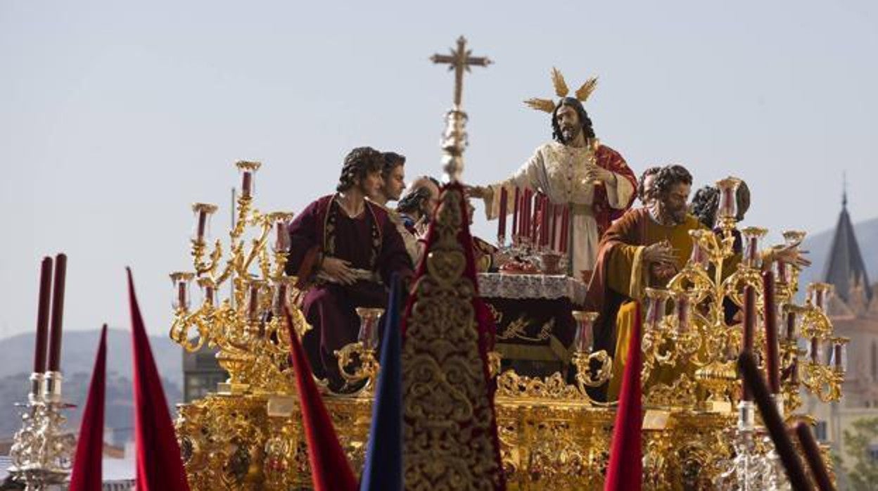 Trono de la Sagrada Cena, uno de los que participan en la procesión magna 'Camino de la Gloria'