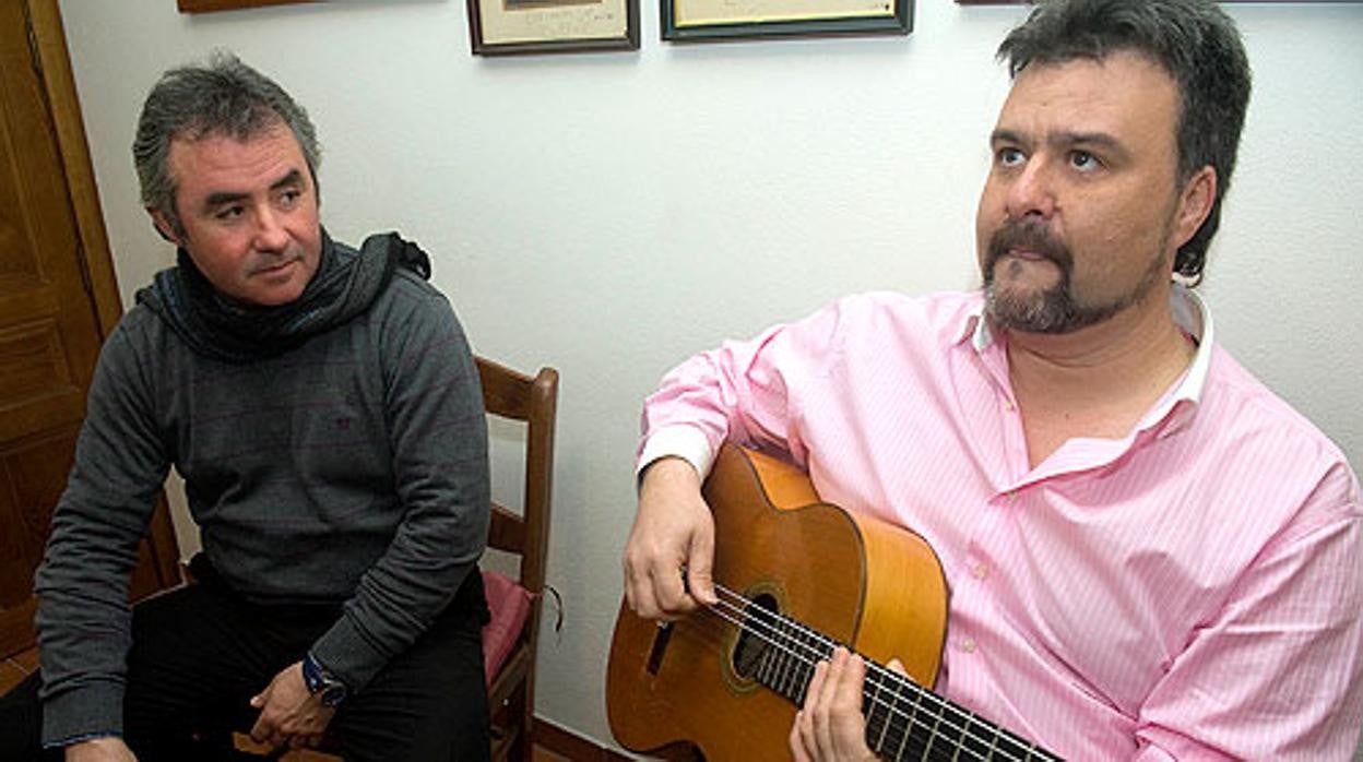 El guitarrista Juanma 'El Tomate'', durante un concierto