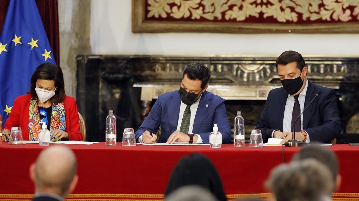 Firma del protocolo para la Base Logística de Córdoba entre Defensa, la Junta y el Ayuntamiento de Córdoba