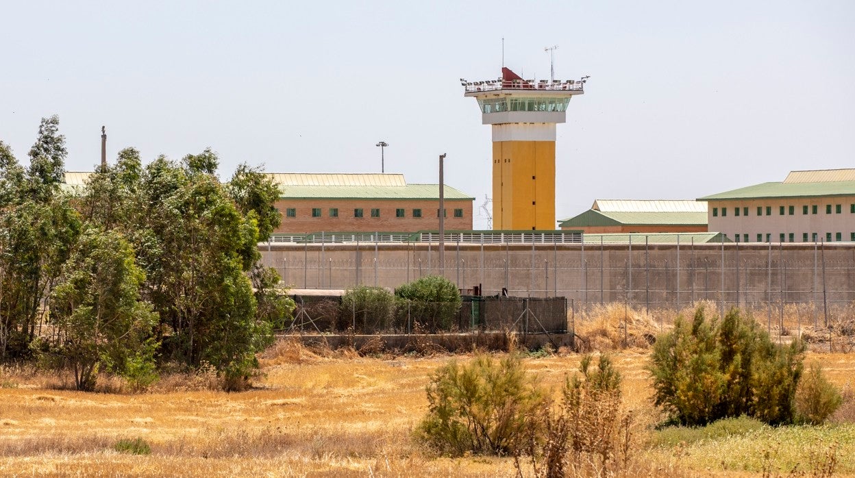 Imagen exterior de la cárcel de Huelva