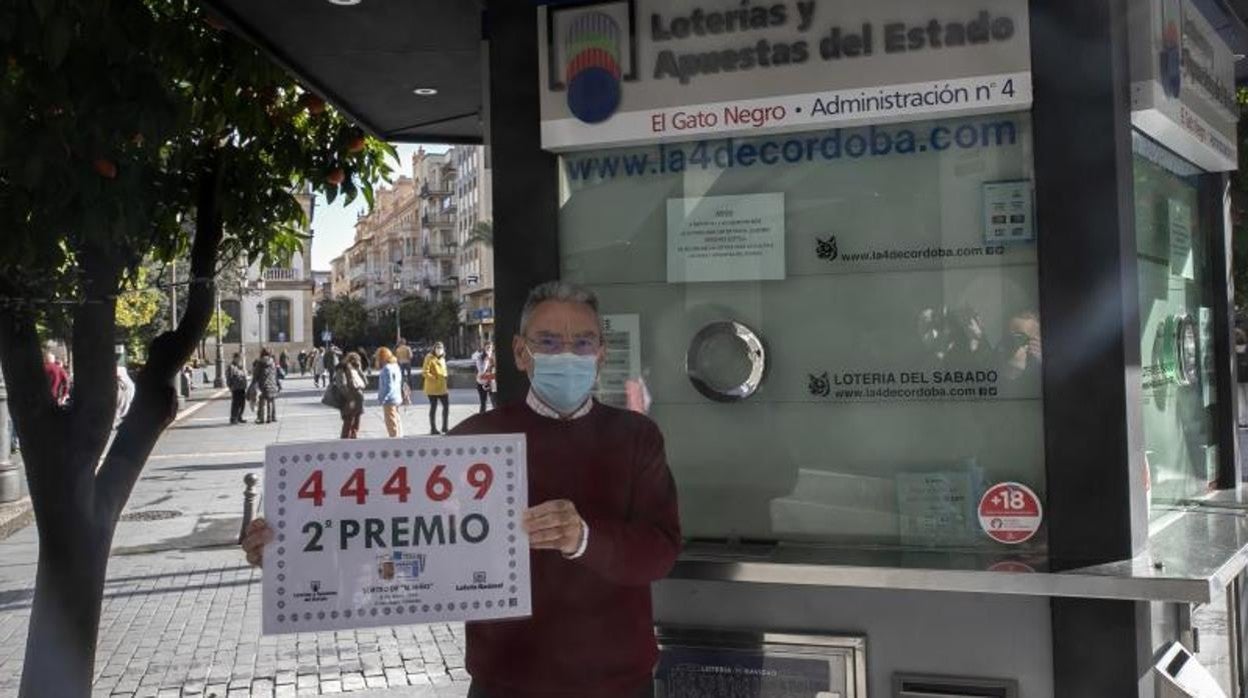 Juan Francisco León, con el segundo premio de El Niño el día 6 de enero de 2022