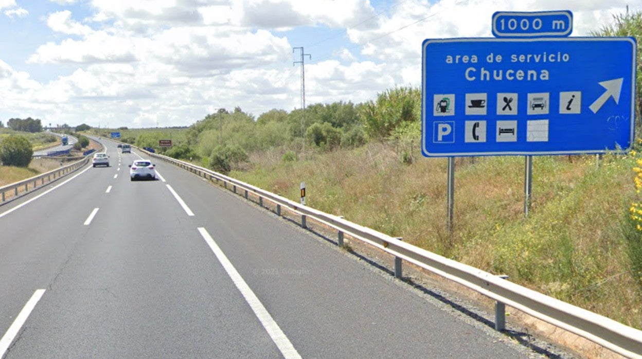 El suceso se ha registrado en la autovía A-49, en Chucena