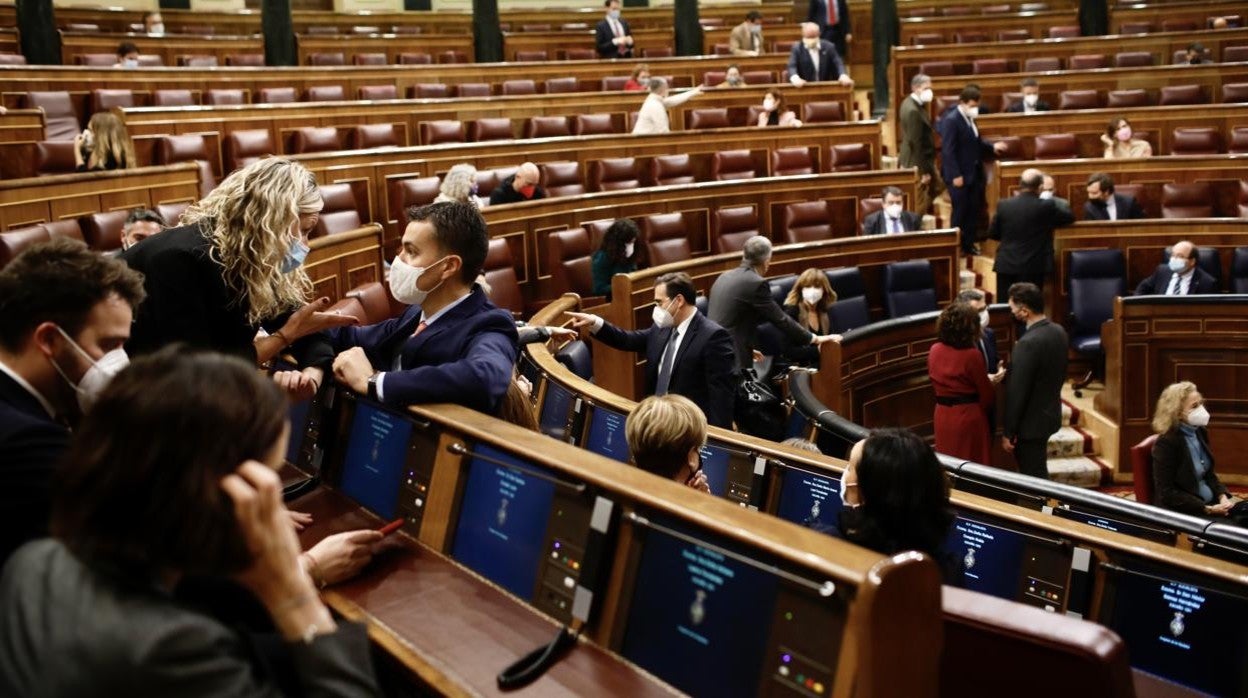Imagen de los congresistas durante la sesión de votación de los Presupuestos del Estado para 2022
