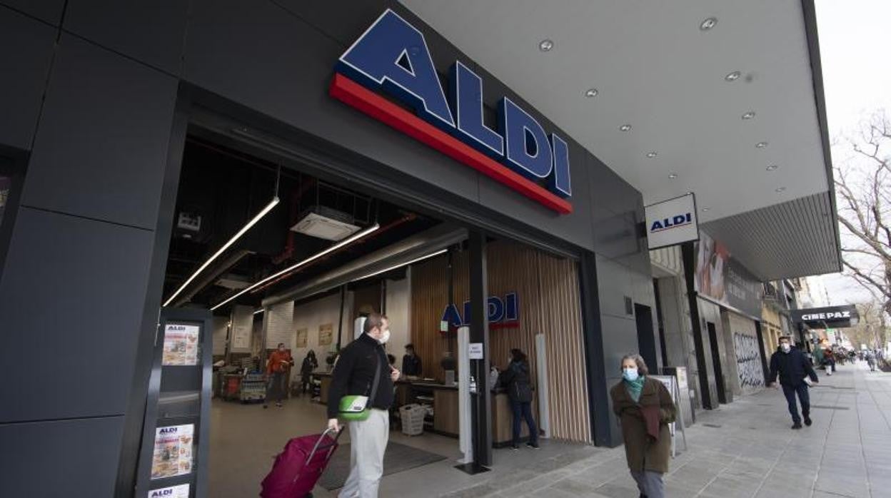 Entrada de un supermercado Aldi