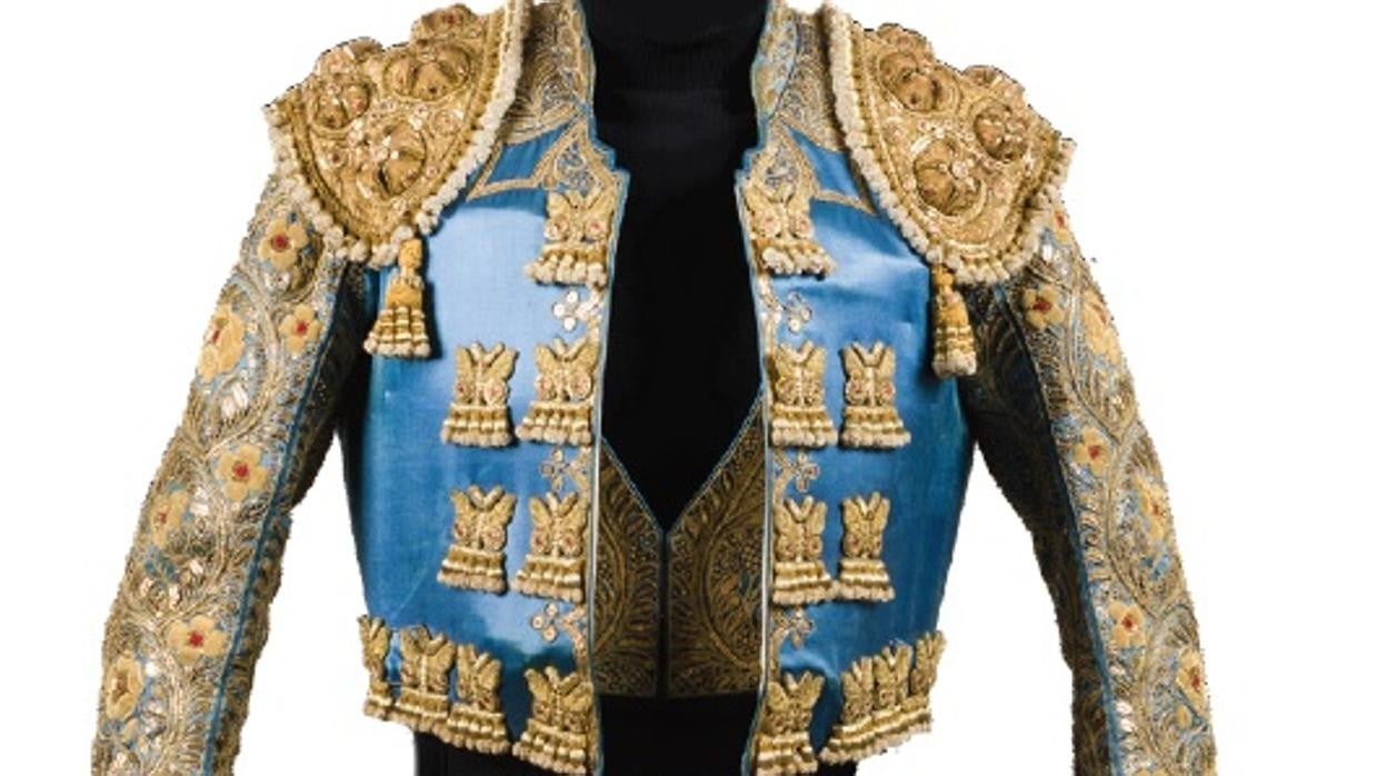 Traje de luces de Manolete vendido por 32.000 euros en subasta