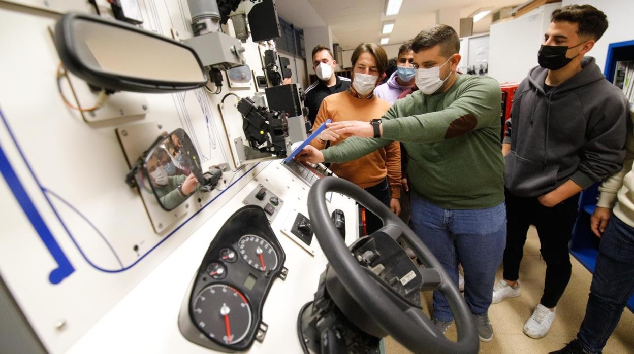 Formación en automoción en el instituto Zoco de Córdoba