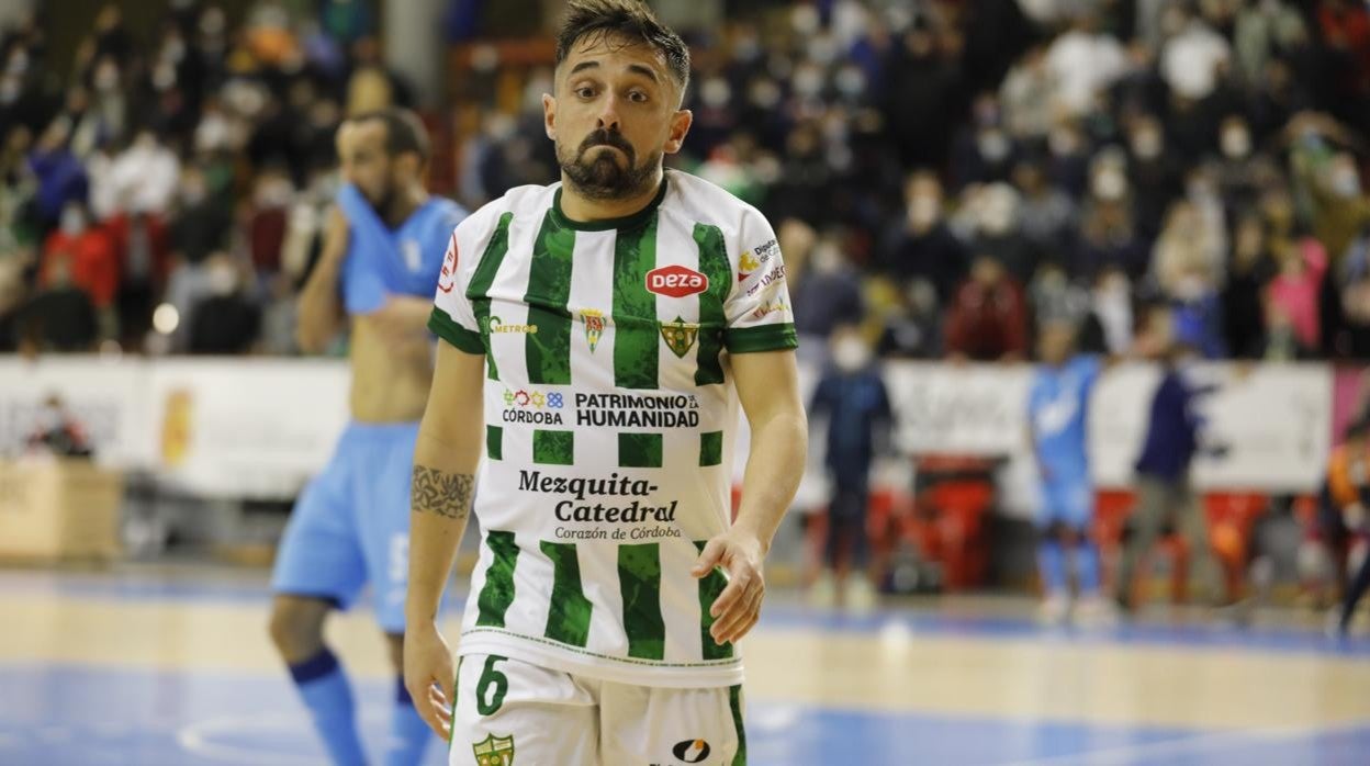 El ala gaditano Jesulito gesticula en el partido ante el Inter Movistar