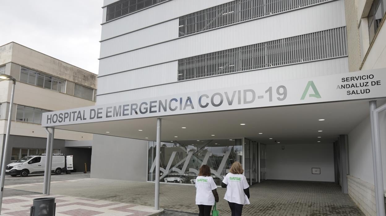 Entrada del hospital Militar de Sevilla, centro de tratamiento de Covid