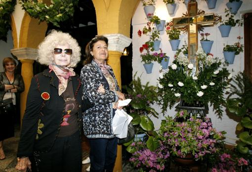 La Duquesa de Alba en 2007, en una de sus visitas a Bodegas Campos