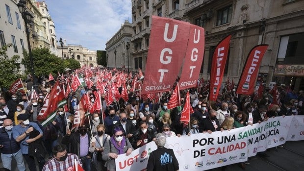 Las manifestaciones de CC.OO. y UGT por la sanidad no igualan a las mareas blancas