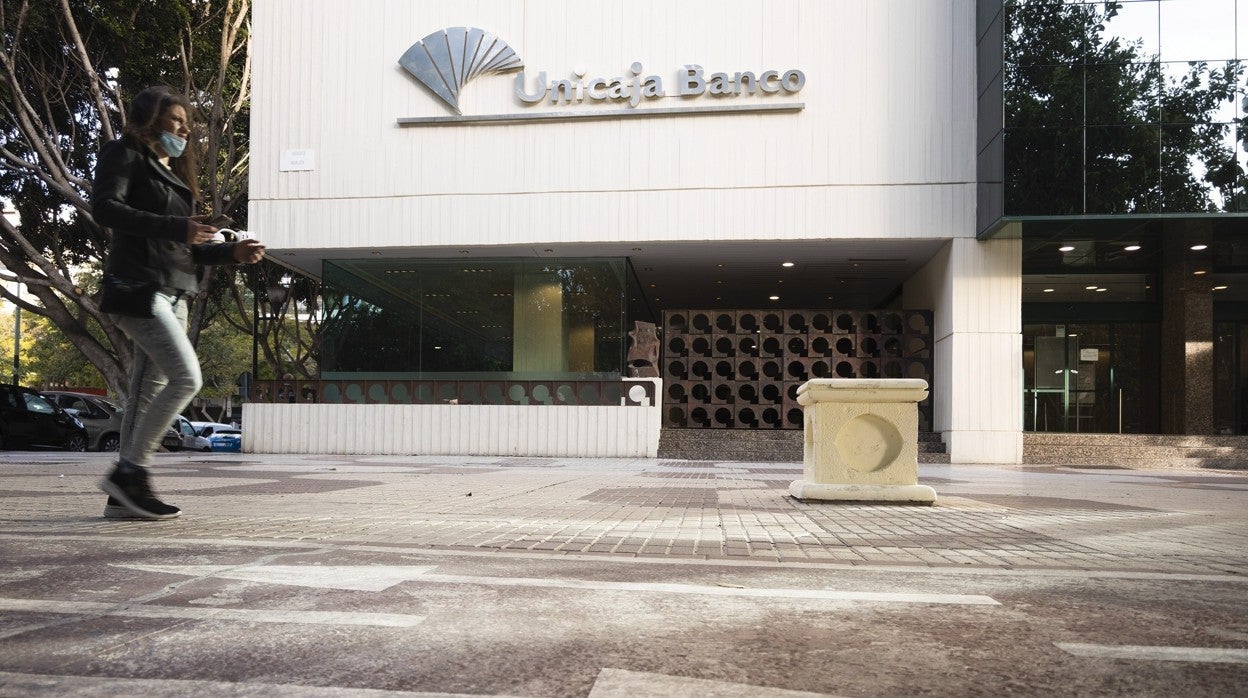 Sede principal de Unicaja Banco en la avenida de Andalucía de la capital malagueña