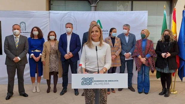 Ejemplo de desarrollo y crecimiento: los 13 galardonados en Almería con las Banderas de Andalucía