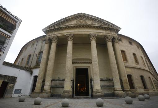 Fachada de la iglesia de Santa Victoria
