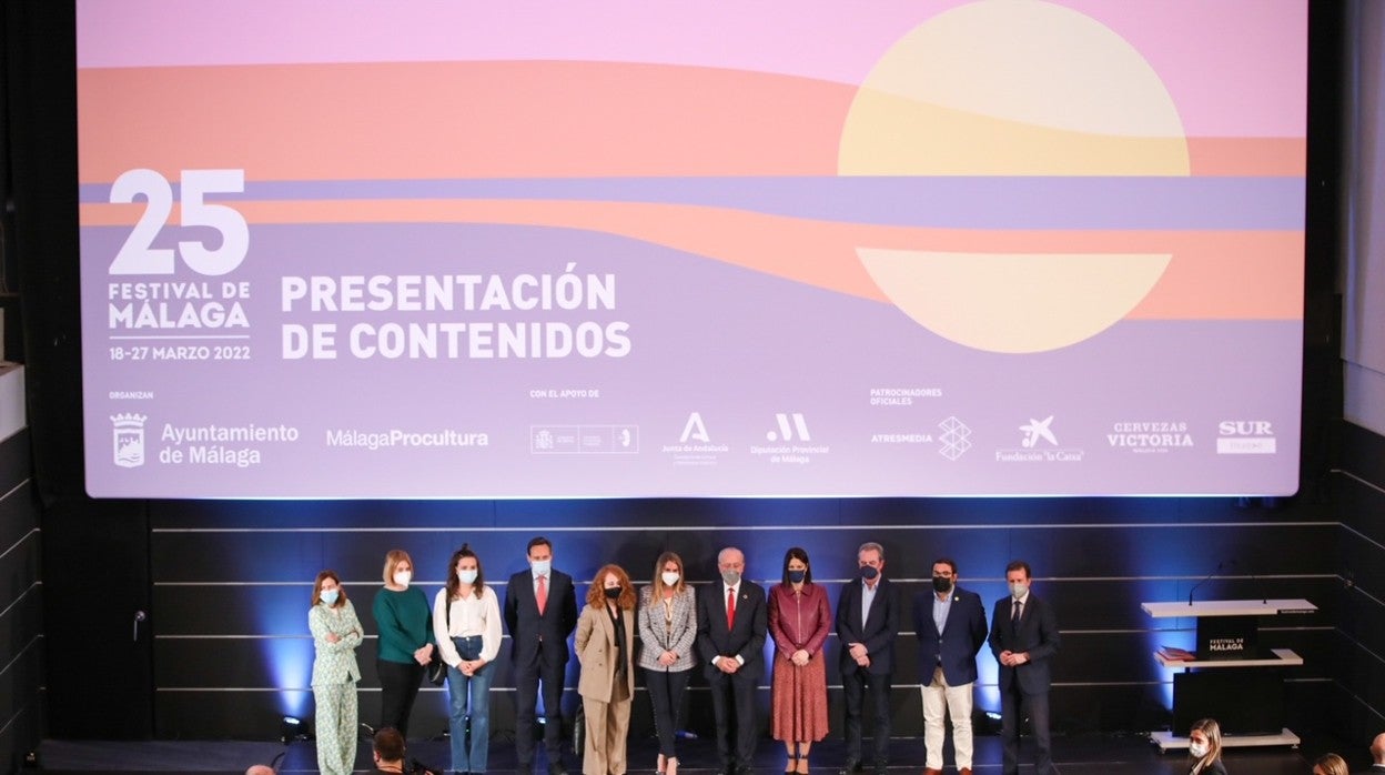 Foto de familia en el Cine Albéniz durante la presentación de los contenidos del Festival
