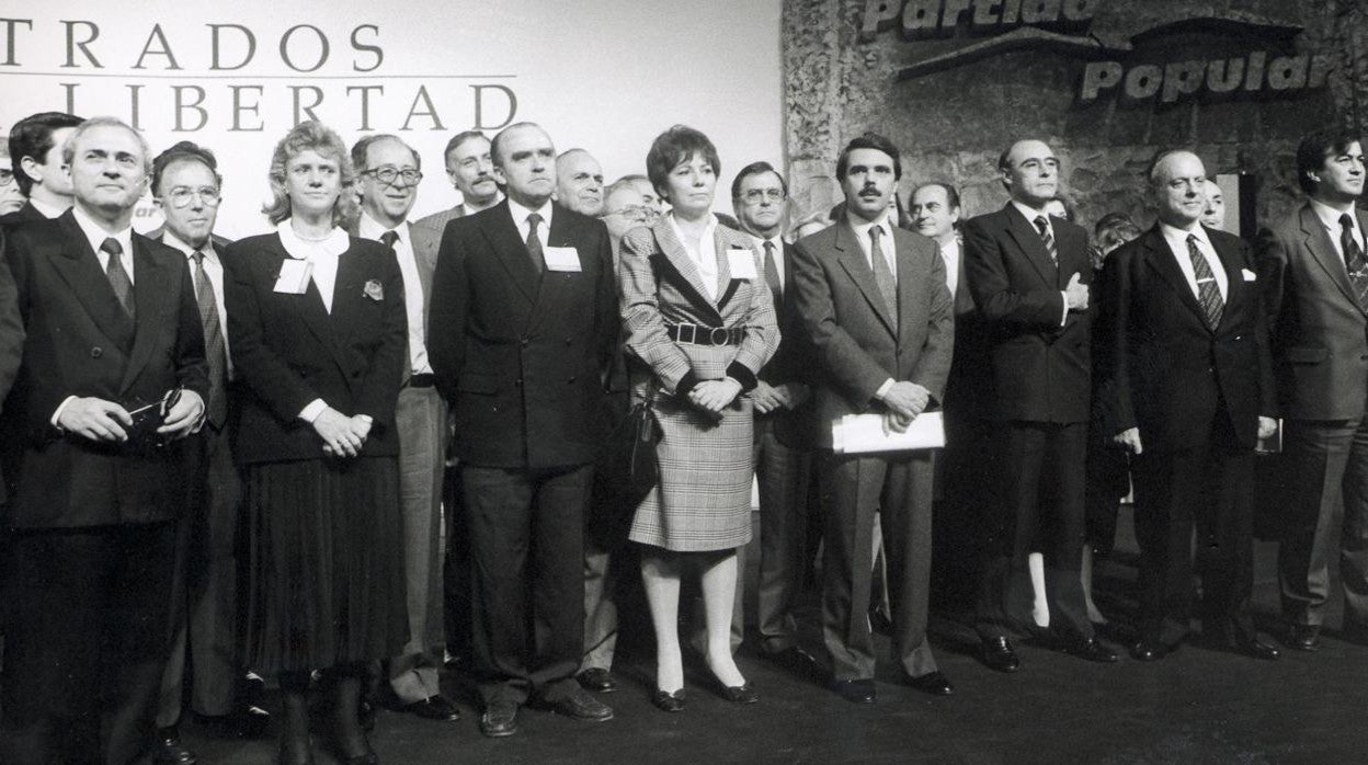 Imagen histórica del X Congreso del PP celebrado en Sevilla y que tenía por lema «Centrados con la libertad» abc