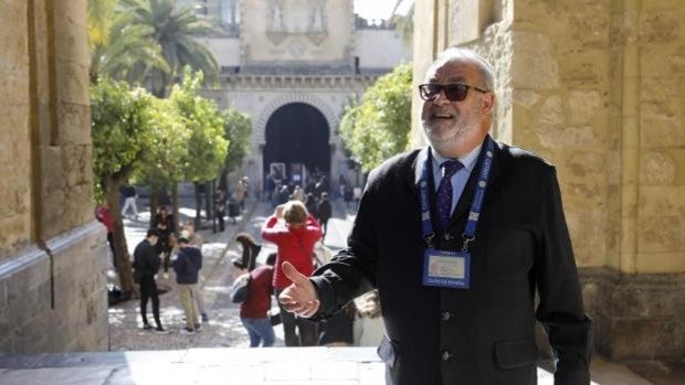 Luis Recio: «He enseñado Córdoba a cien personajes ilustres»