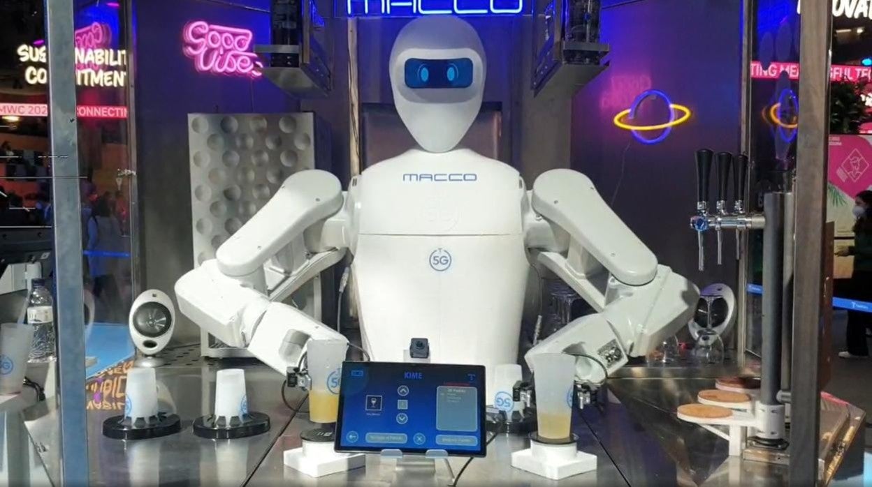 El robot Kime, de Efficold, en su presentación el World Mobile Congress de este año