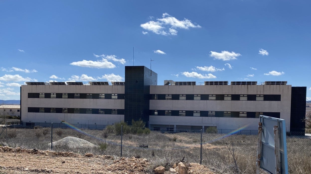 El centro geriátrico en Chirivel, en Almería, lleva abandonado desde mayo de 2018
