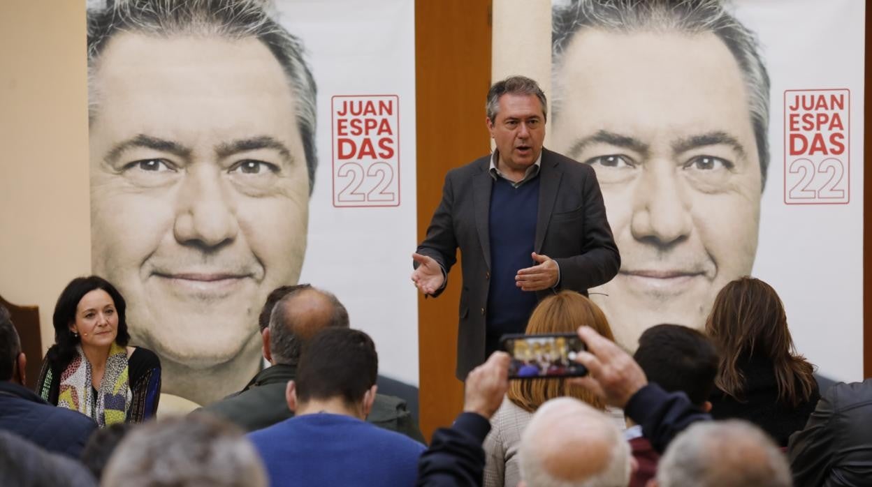 Juan Espadas, durante el encuentro con la militancia