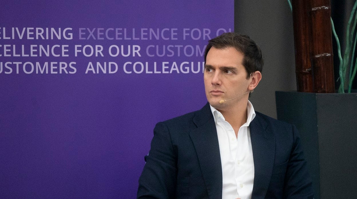 Albert Rivera antes de comenzar el coloquio