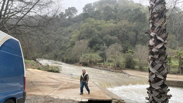 Vecinos de Genalguacil: desplazados por un incendio y atrapados por una riada