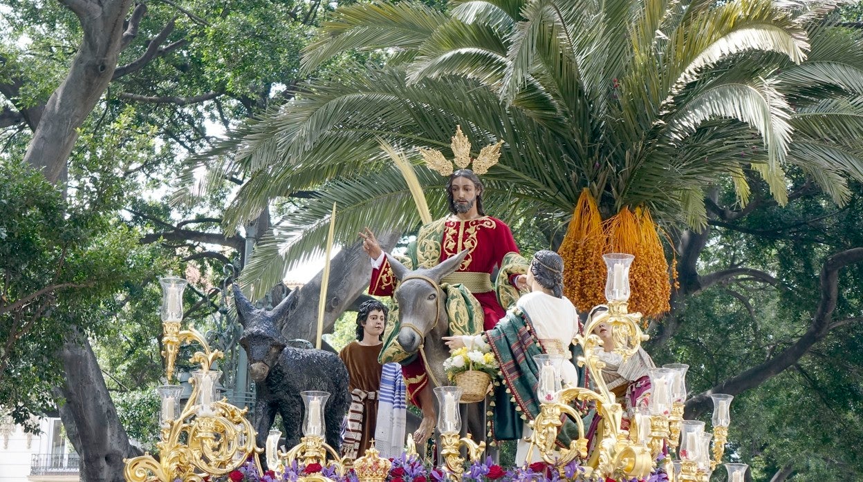 La Cofradía de la Pollinica inaugura la Semana Santa de Málaga