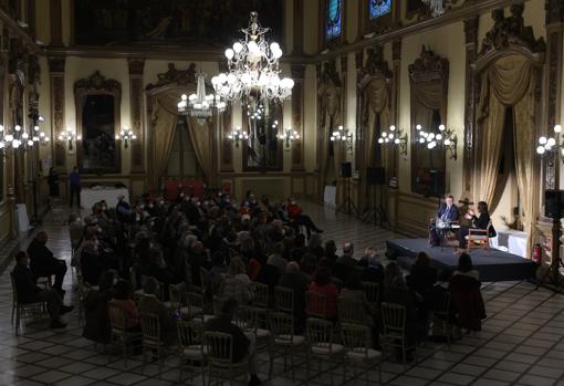 Público asistente al acto en el Salón Liceo del Real Círculo de la Amistad