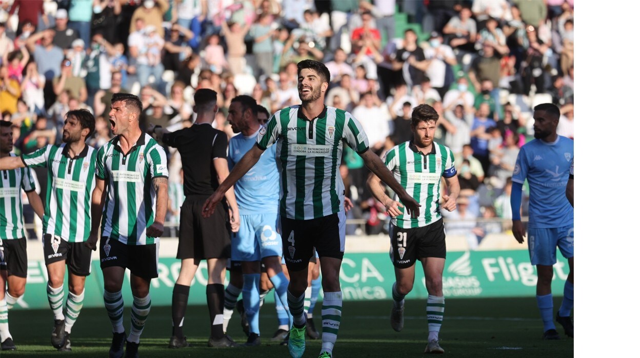 Los jugadores del Córdoba celebran un gol en El Arcángel