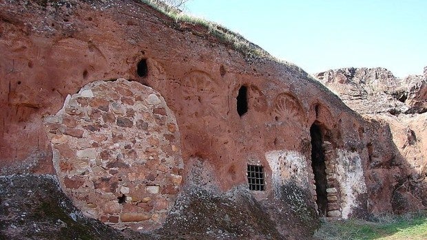 Buscan una población visigoda junto a un oratorio rupestre de Jaén