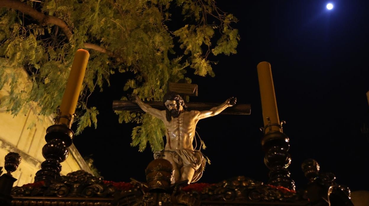 El Cristo de la Buena Muerte, poco después de salir