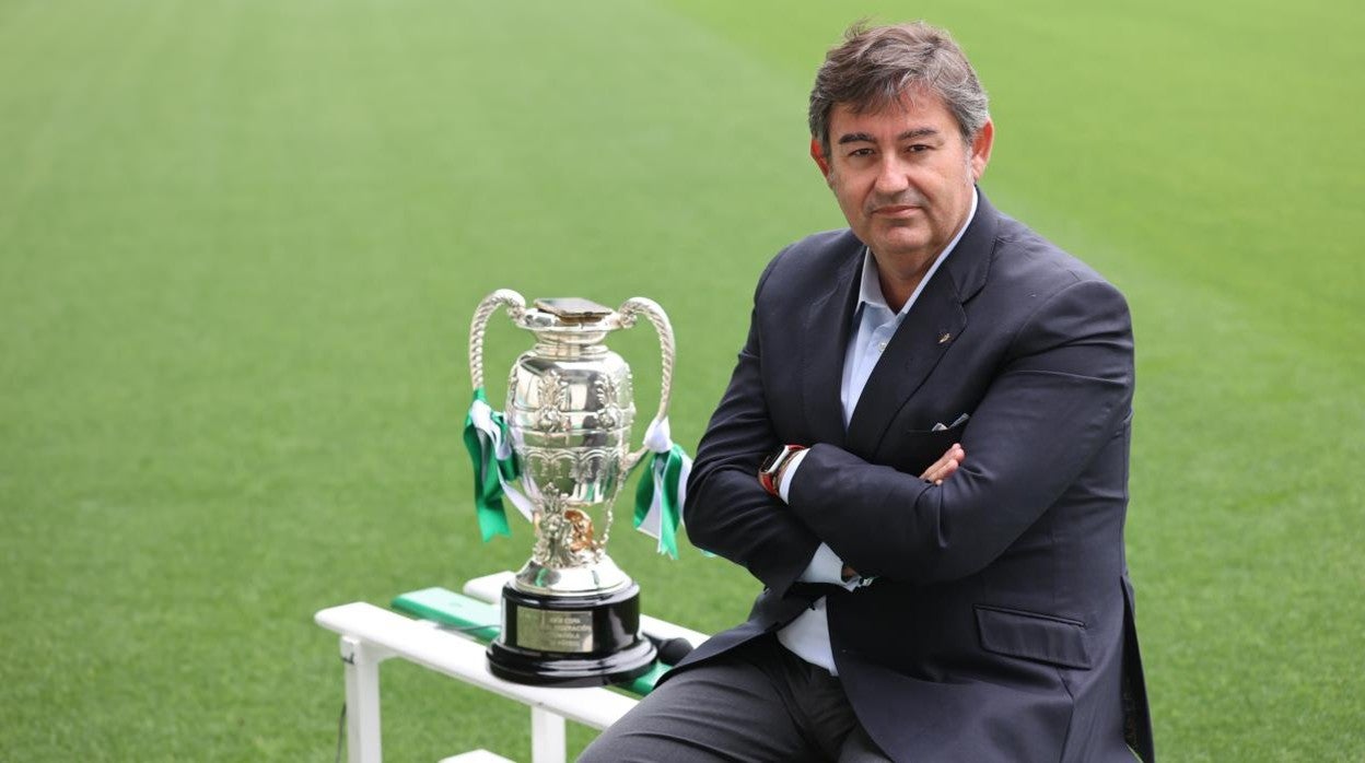 El presidente y consejero delegado del Córdoba CF, Javier González Calvo, este martes, en el estadio