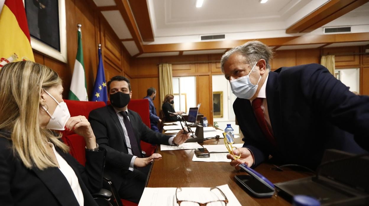 Bellido y Fuentes junto a la interventora