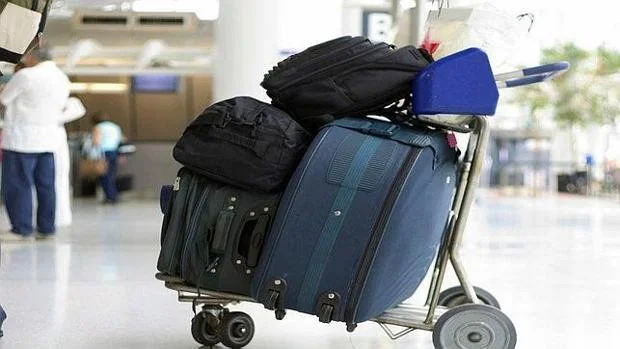 Detectada en Granada una nueva estafa en la que piden dinero para desbloquear maletas en el aeropuerto