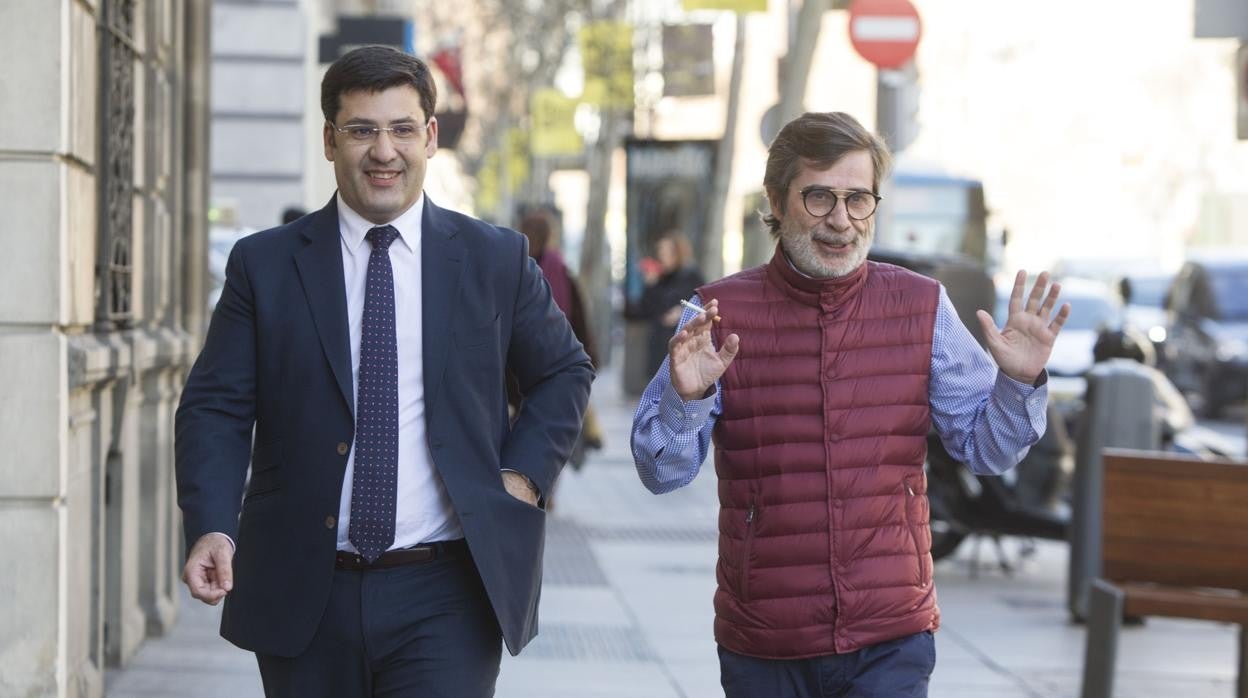 Jesús León y Carlos González, en Madrid, para la venta del Córdoba CF SAD en 2018